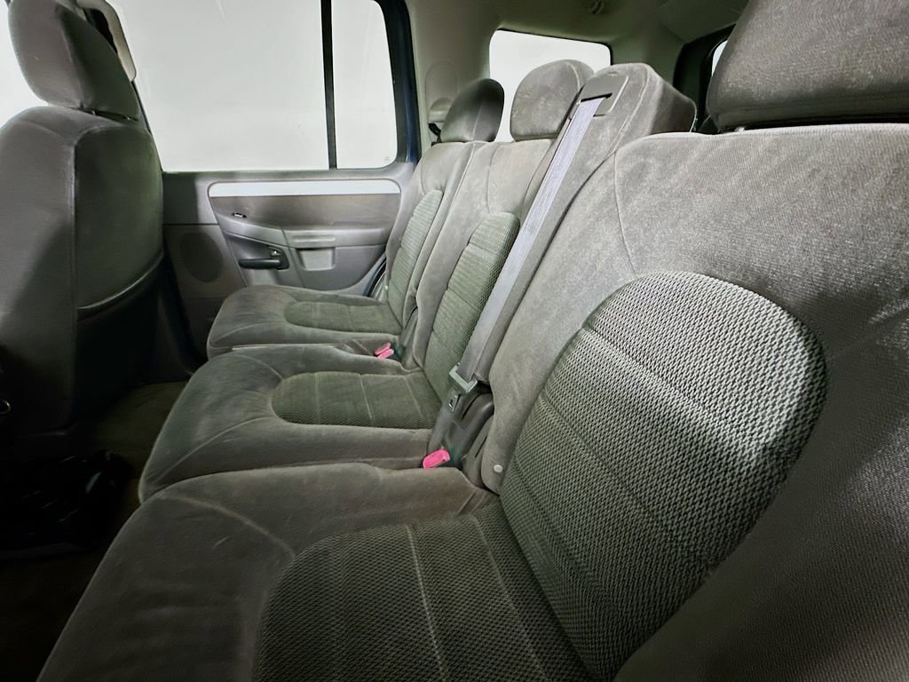 Used 2003 Ford Explorer XLT RWD image 4