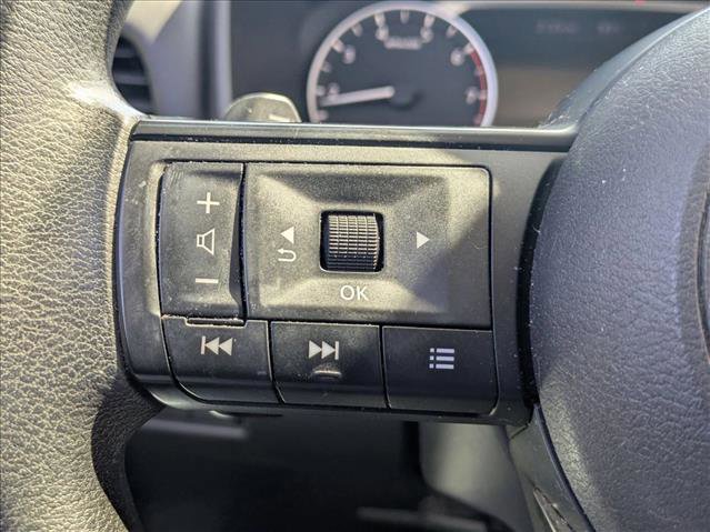 Used 2022 Nissan Rogue S image 15