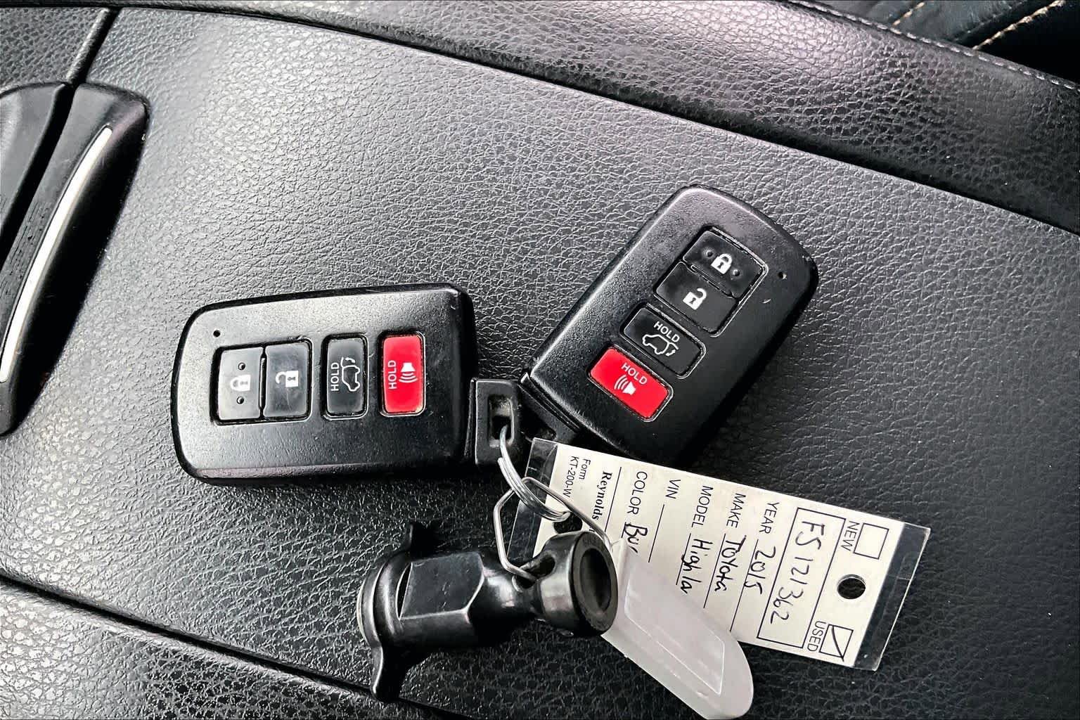 Used 2015 Toyota Highlander Limited Platinum AWD/4WD image 15