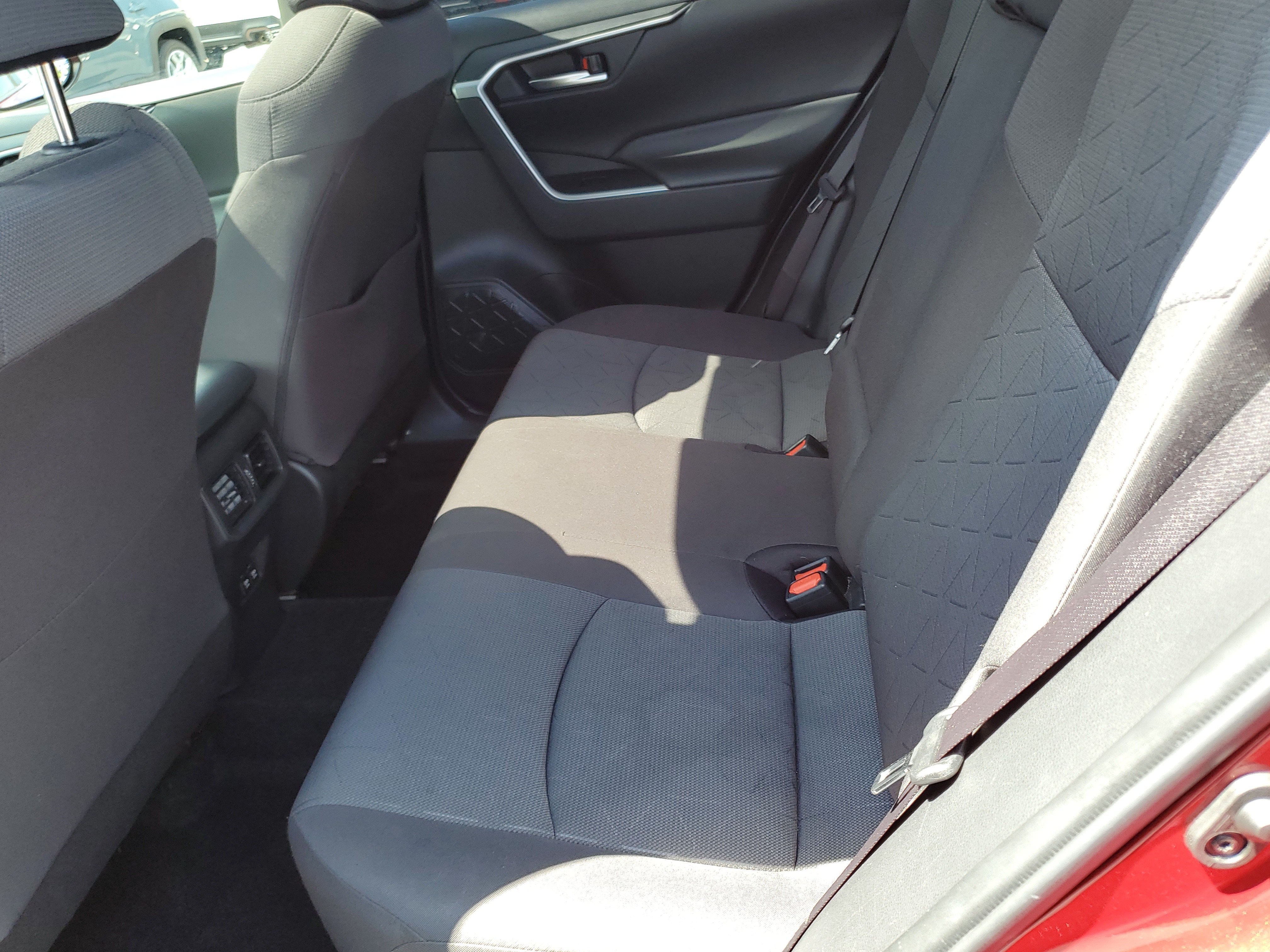 Used 2019 Toyota RAV4 XLE w/ Convenience Package AWD/4WD image 12