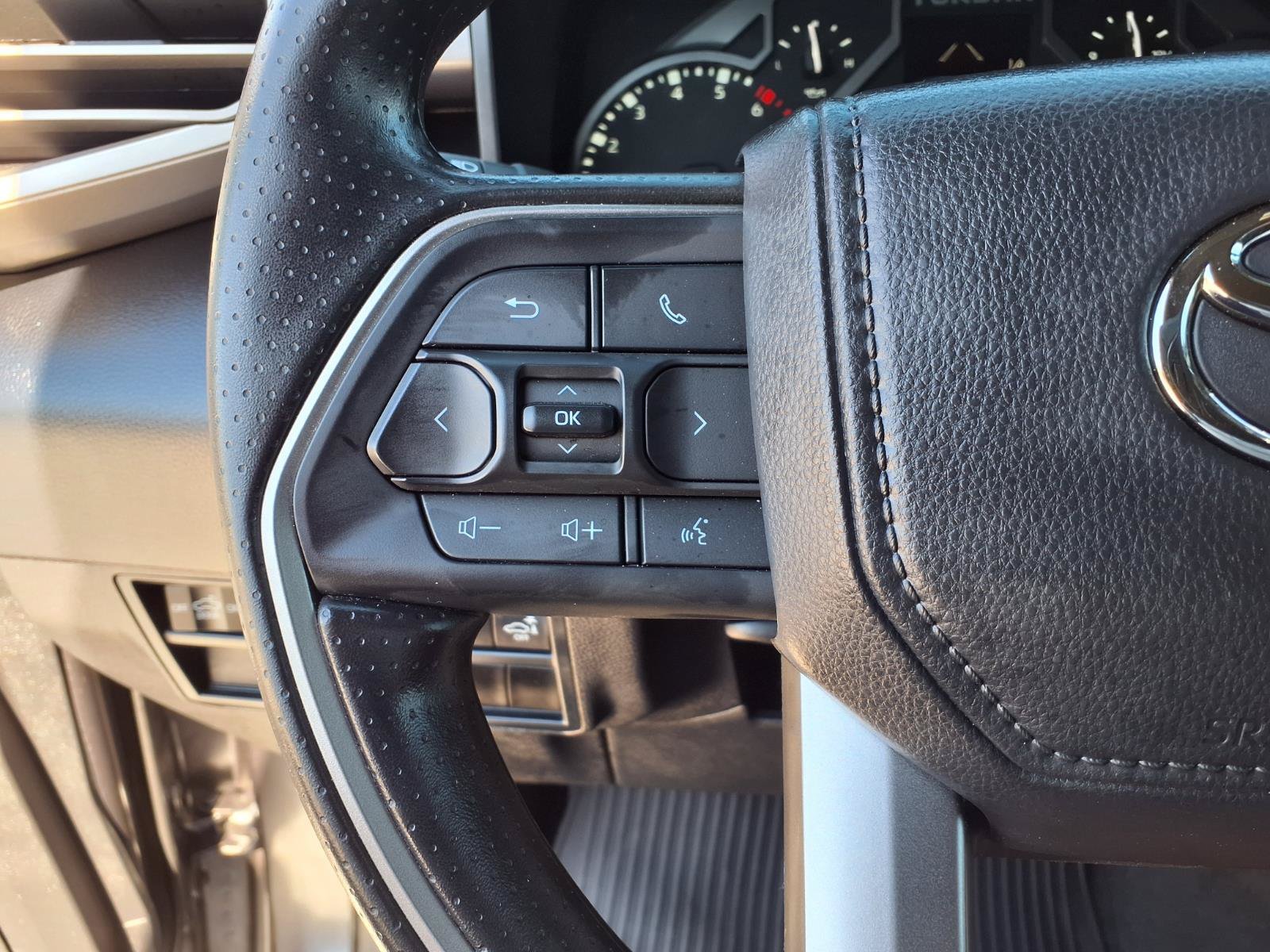 Used 2026 Toyota Tundra SR5 w/ SR5 Convenience Package AWD/4WD image 21