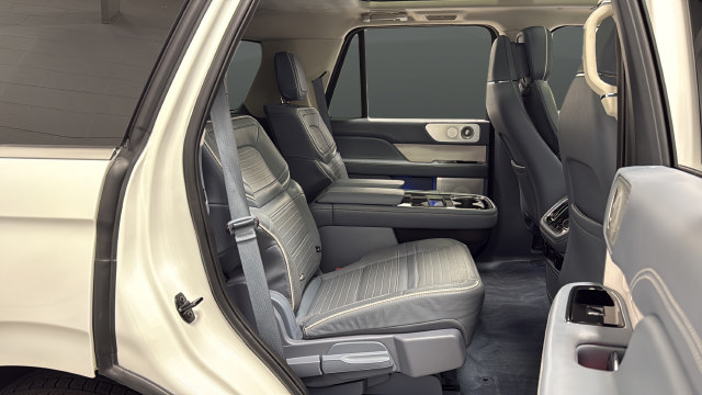 Used 2023 Lincoln Navigator Black Label AWD/4WD image 23