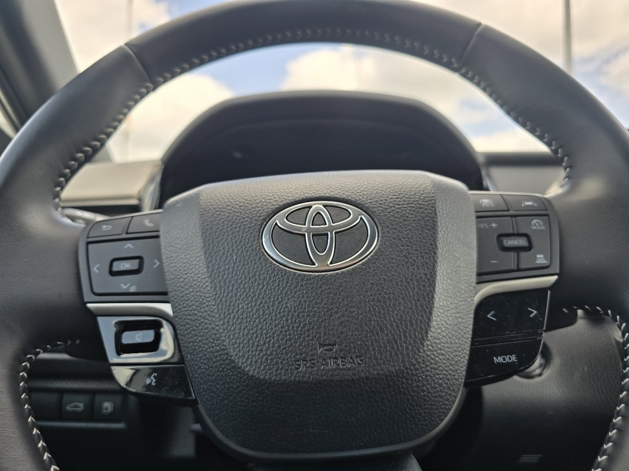 Certified 2025 Toyota Camry SE FWD image 24