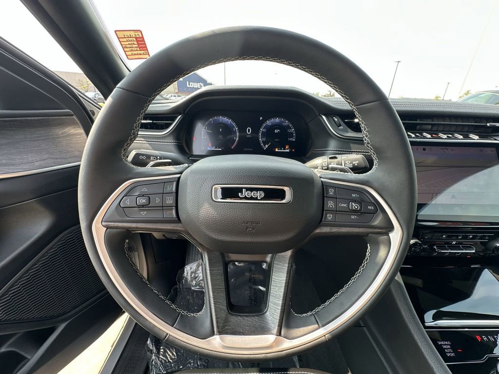 Used 2024 Jeep Grand Cherokee L Limited w/ Luxury Tech Group II image 36