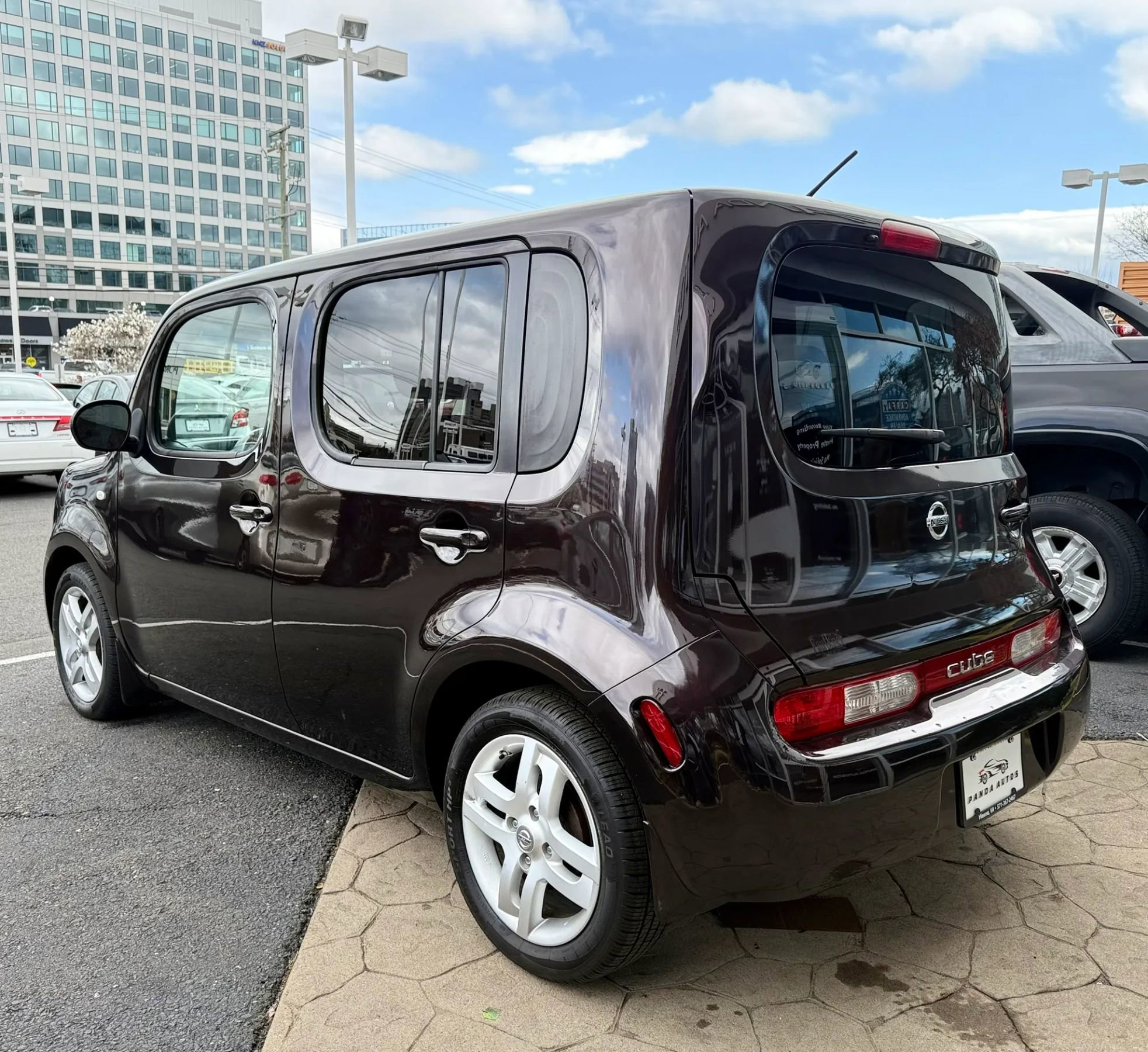 Used 2011 Nissan Cube 1.8 SL w/ Interior Designer Pkg image 5