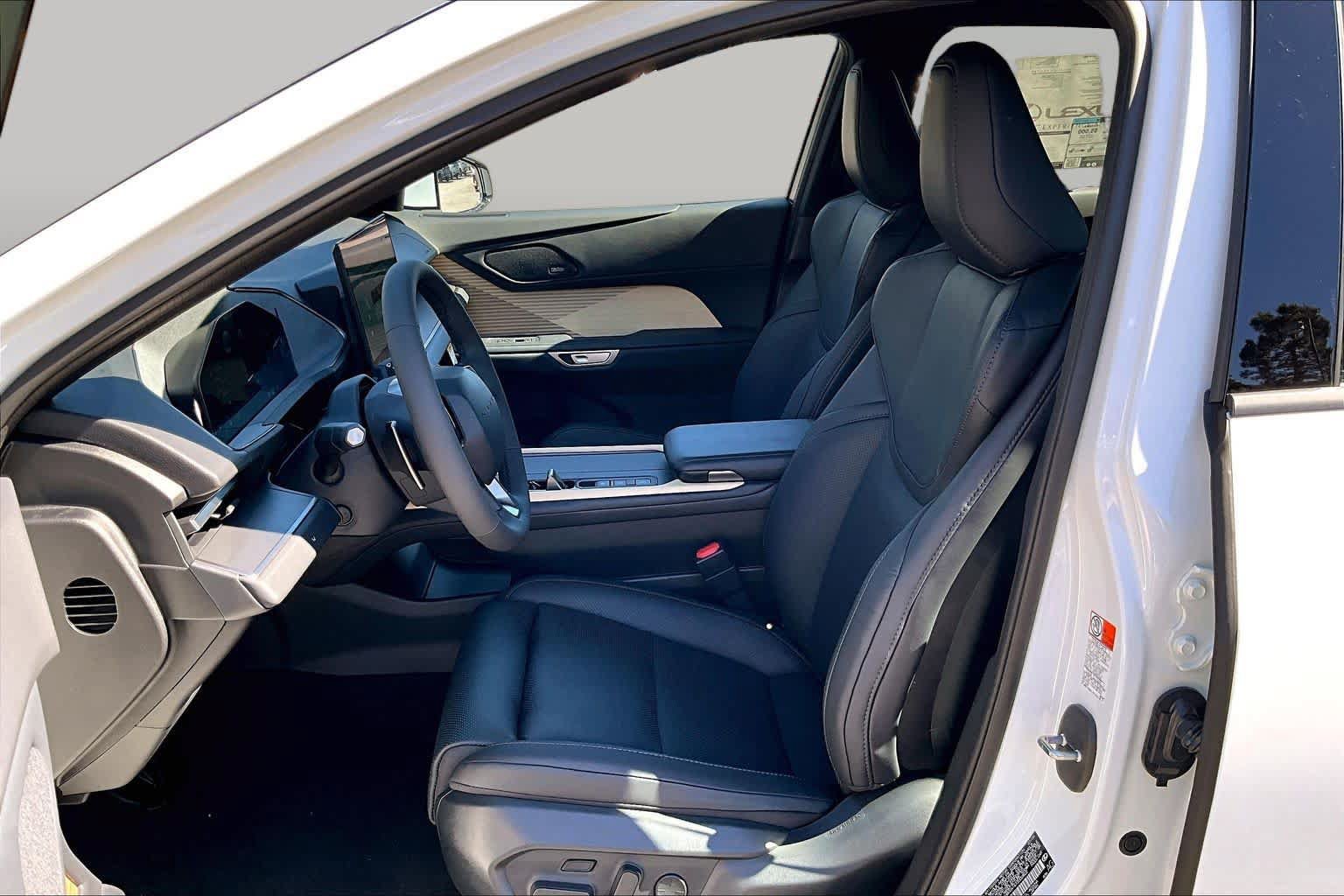 New 2026 Lexus ES 350e FWD image 18