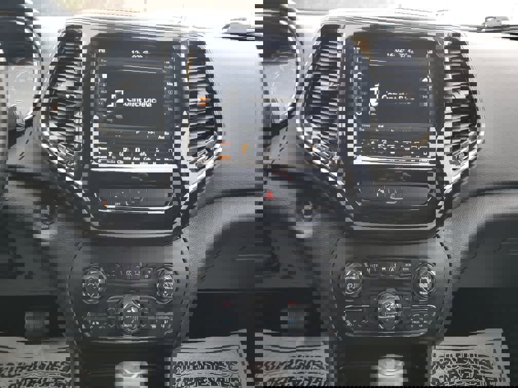 Used 2019 Jeep Cherokee Limited w/ Luxury Group image 20