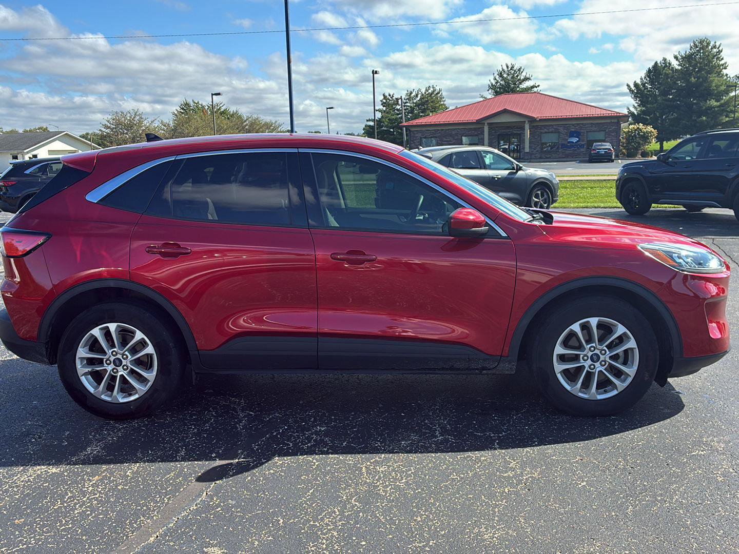 Used 2020 Ford Escape SE FWD image 6