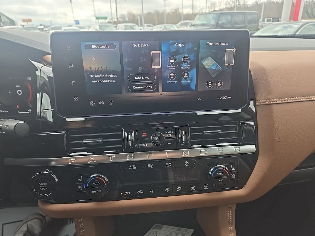 New 2026 Nissan Pathfinder Platinum image 18