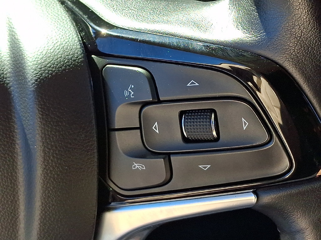 Used 2023 Buick Enclave Essence AWD/4WD image 21