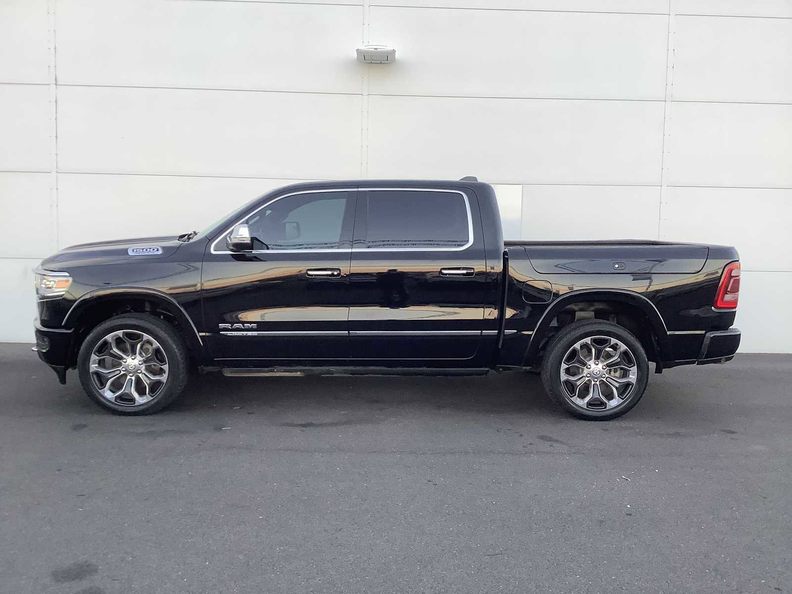 Used 2019 RAM 1500 Limited AWD/4WD image 2