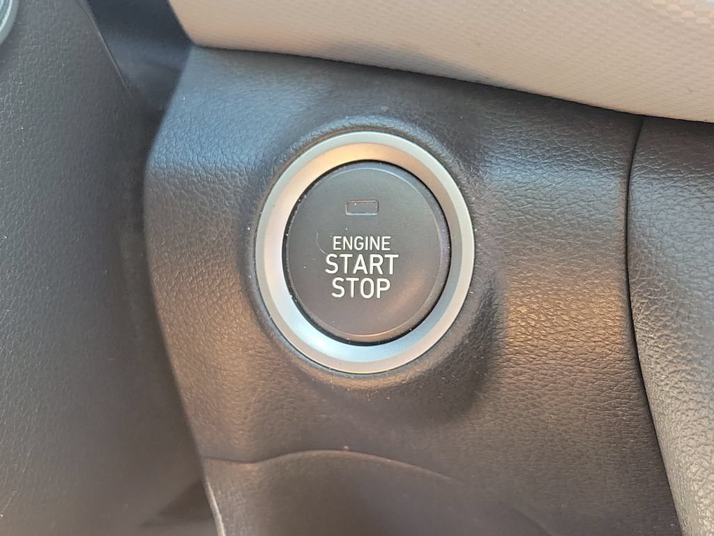 Used 2021 Hyundai Kona Limited FWD image 29