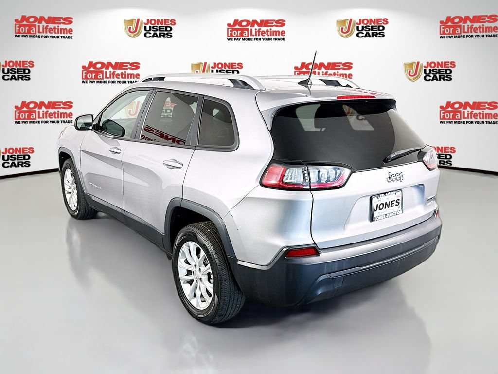 Used 2021 Jeep Cherokee Latitude FWD image 2