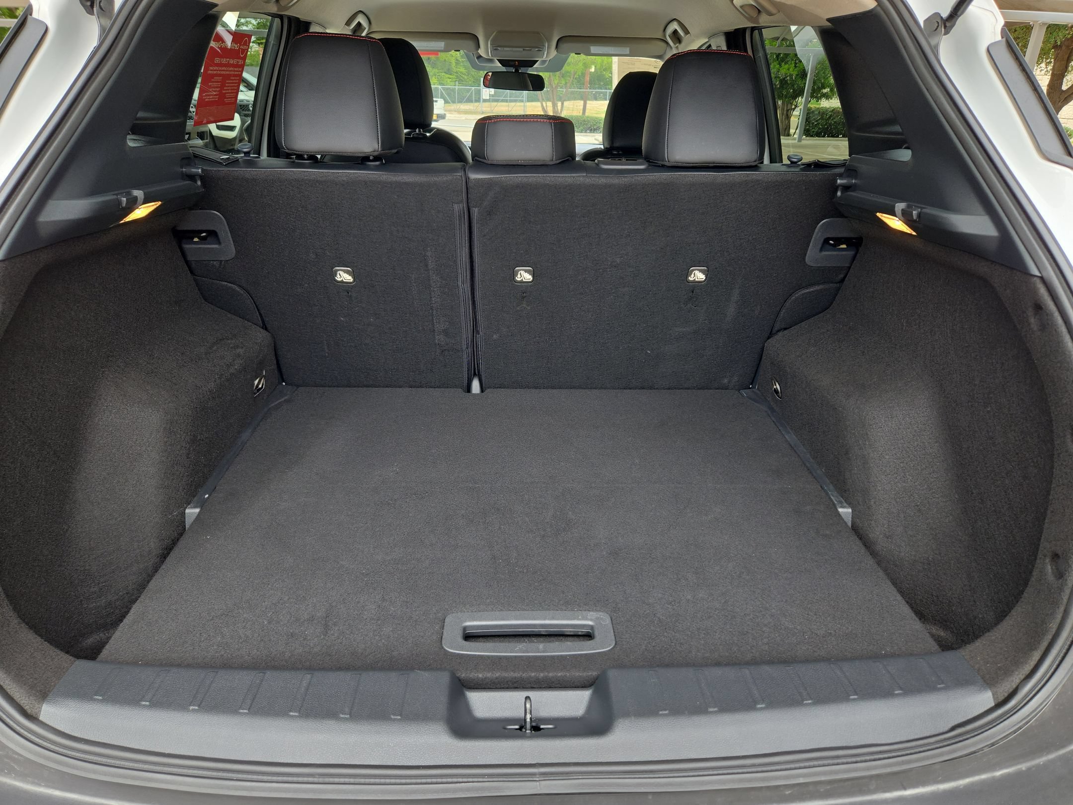 Certified 2025 Nissan Kicks SR FWD image 24