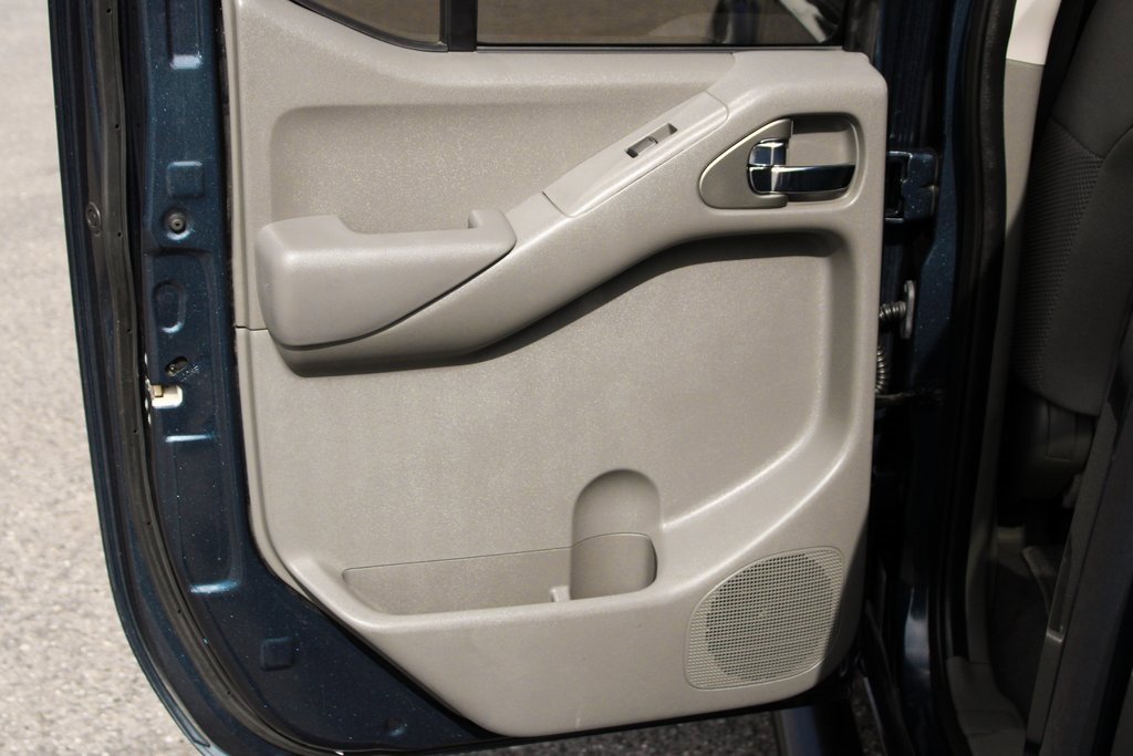 Used 2020 Nissan Frontier SV image 26