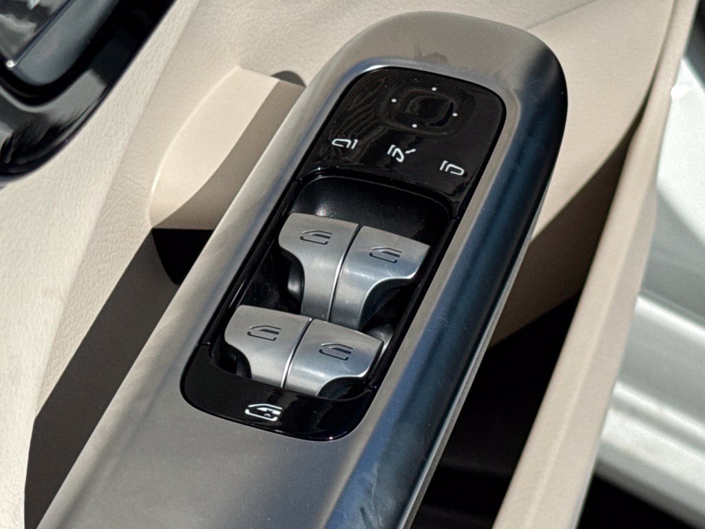 New 2026 Mercedes-Benz C 300 4MATIC Sedan image 21
