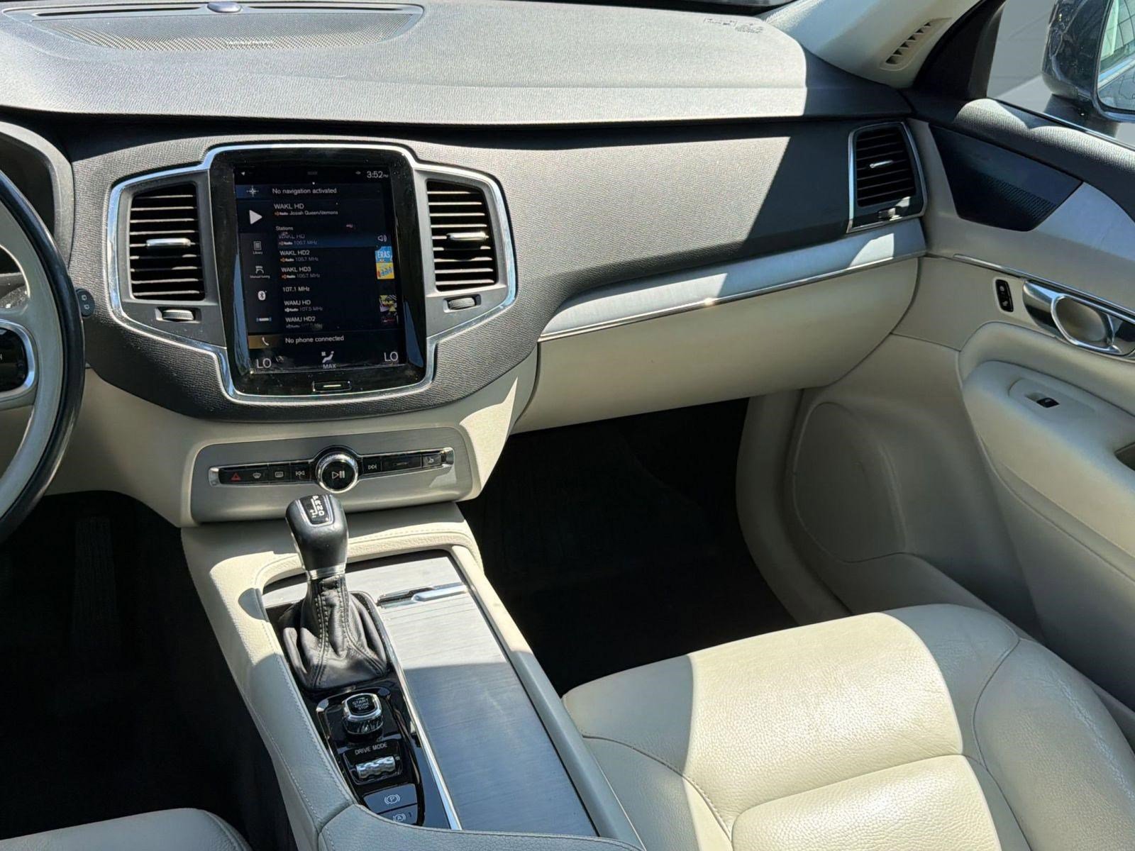Used 2021 Volvo XC90 T5 Momentum w/ Protection Package Premier FWD image 24