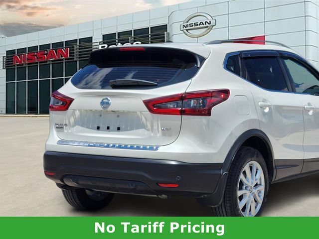 Used 2021 Nissan Rogue Sport SV w/ Technology Package FWD image 4