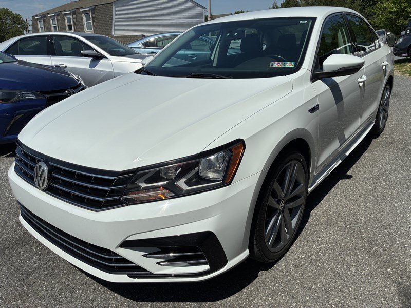 Used 2017 Volkswagen Passat 1.8T R-Line FWD image 3