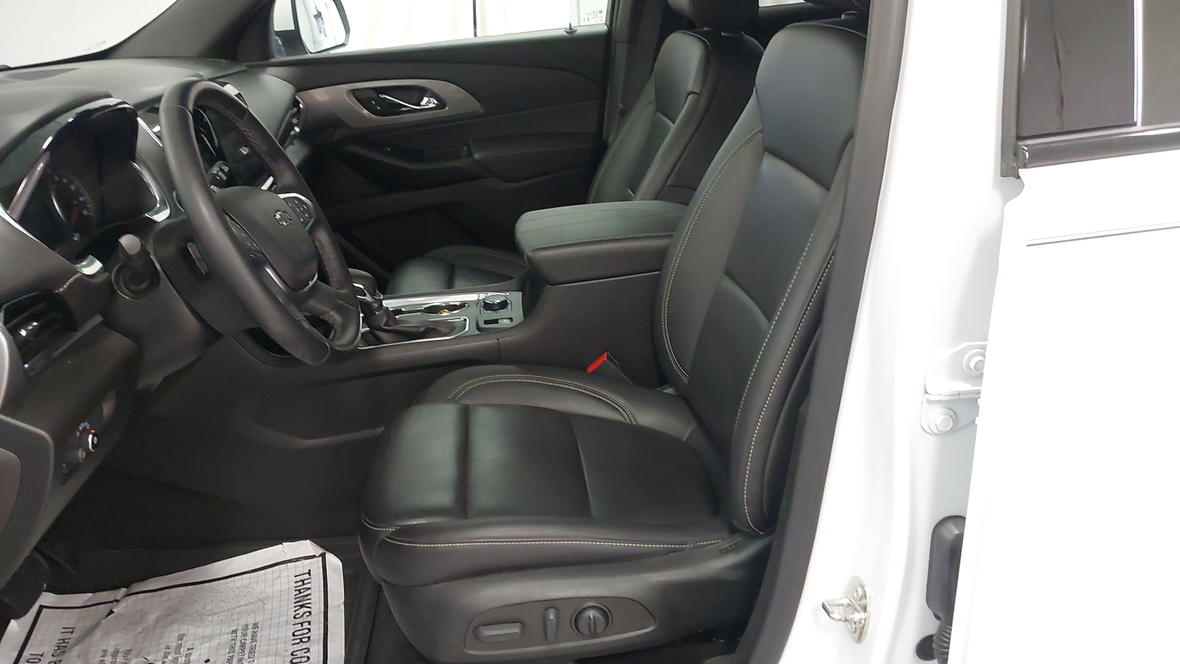 Used 2023 Chevrolet Traverse LT w/ Midnight/Sport Edition FWD image 22
