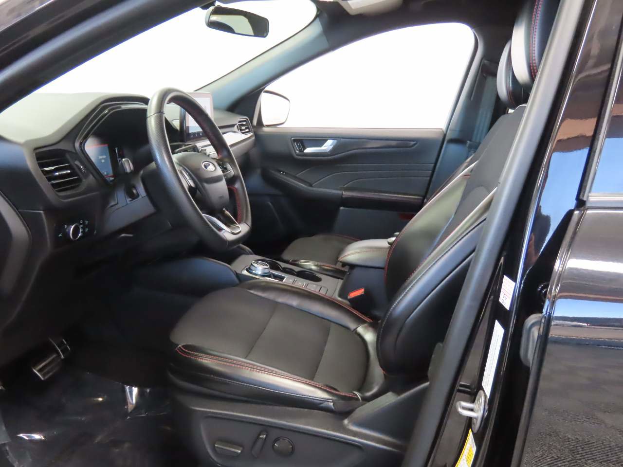 Used 2024 Ford Escape ST-Line FWD image 13