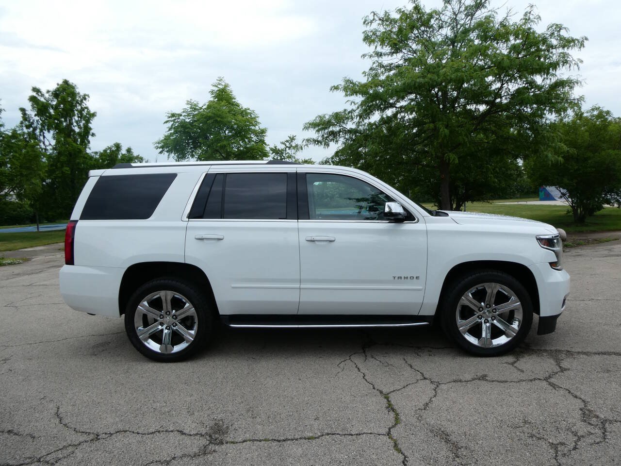 Used 2017 Chevrolet Tahoe Premier AWD/4WD image 4