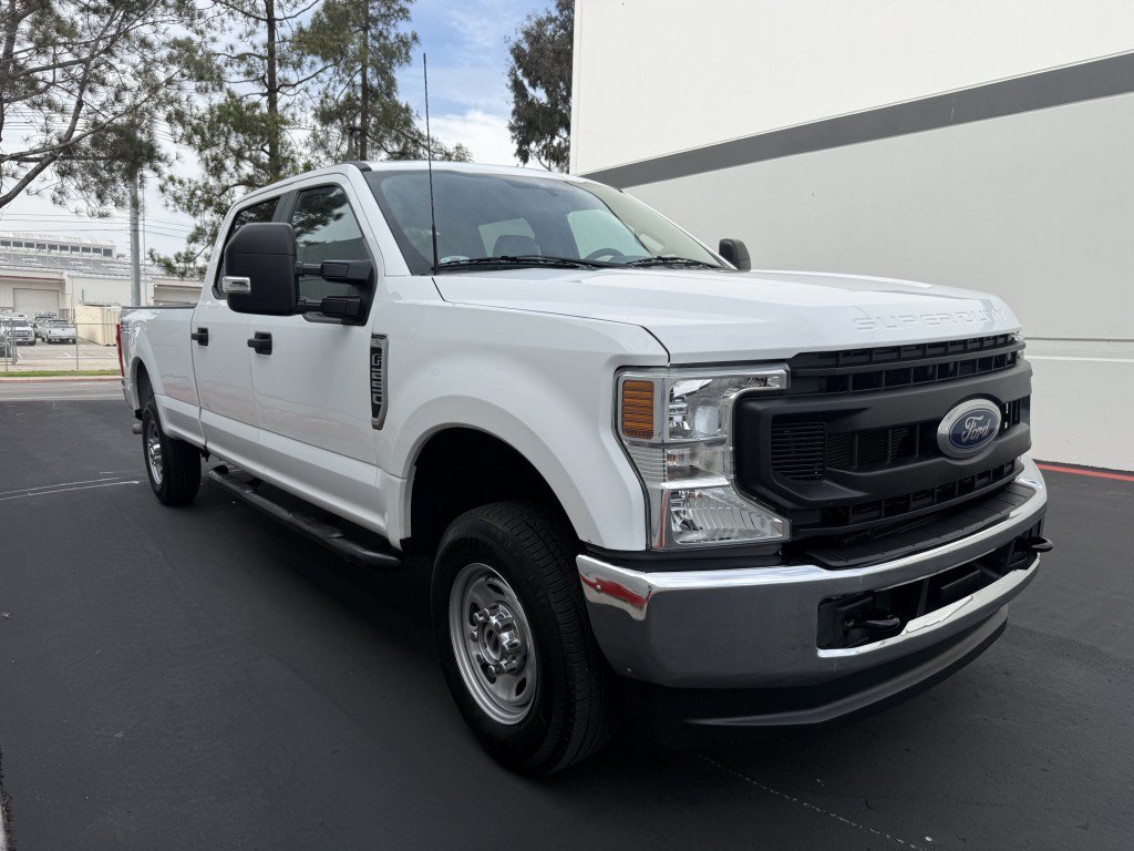 Used 2022 Ford F250 XL w/ Power Equipment Group AWD/4WD image 2