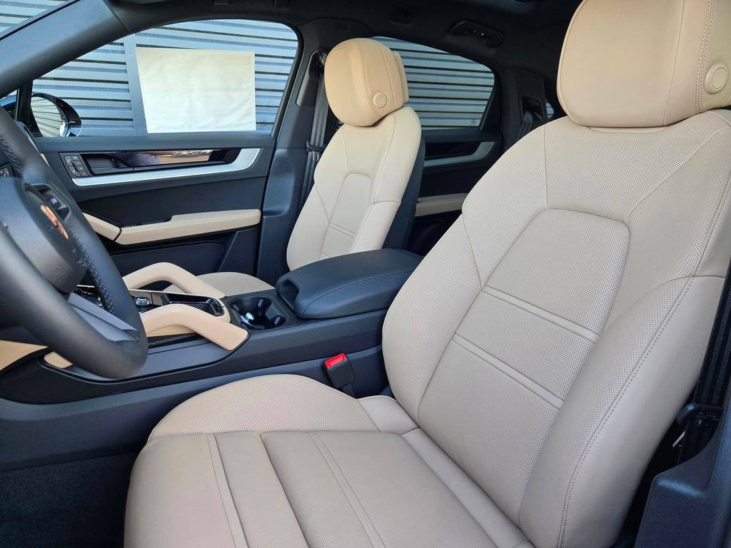 New 2026 Porsche Cayenne Coupe image 5
