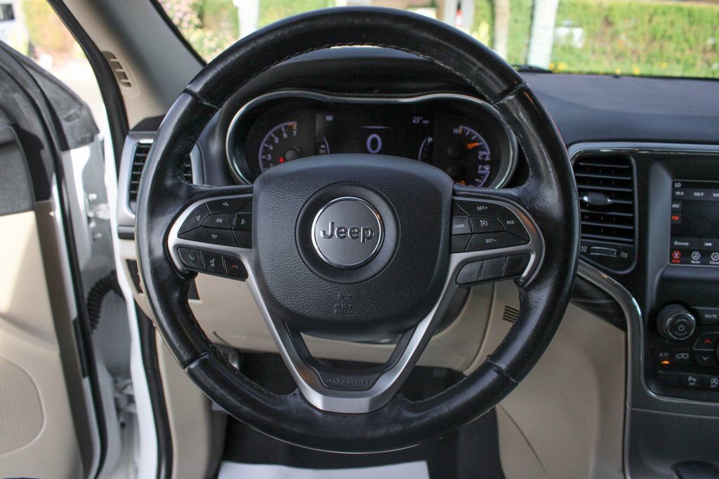 Used 2020 Jeep Grand Cherokee Laredo image 19