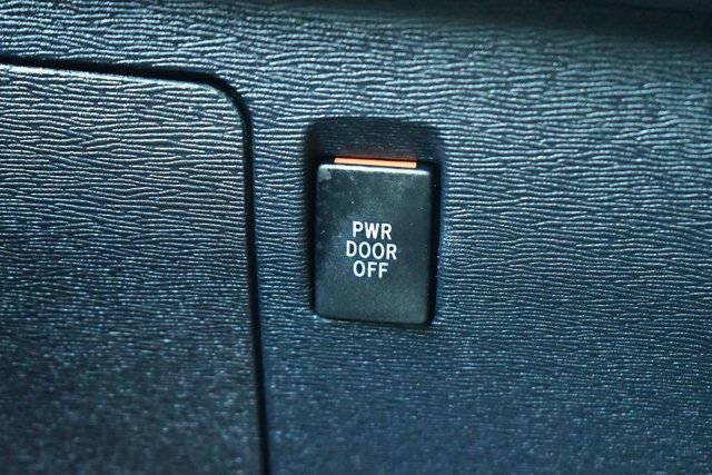 Used 2020 Toyota Sienna SE image 41