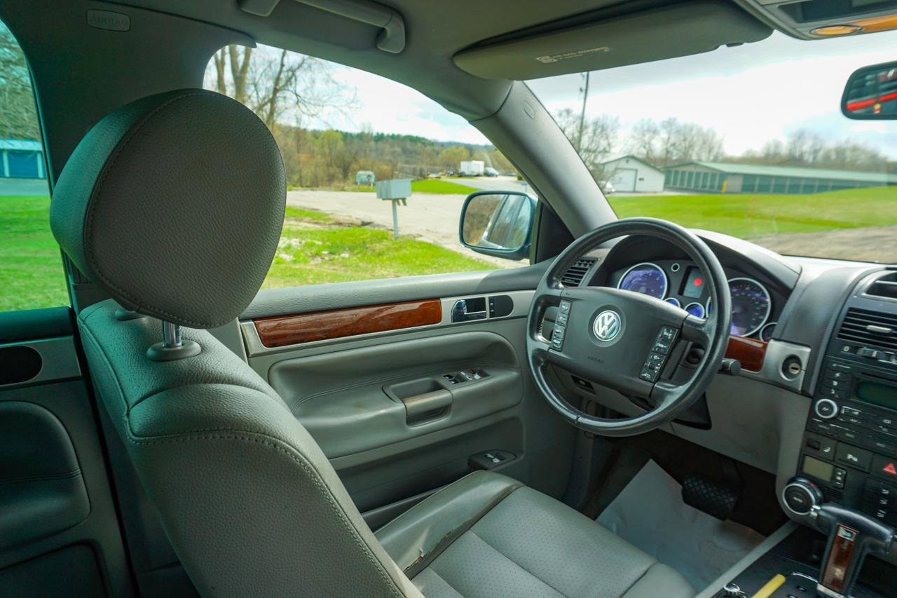 Used 2005 Volkswagen Touareg V6 AWD/4WD image 18