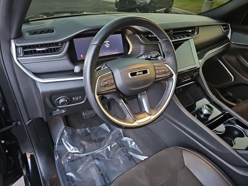 Certified 2022 Jeep Grand Cherokee Altitude image 16