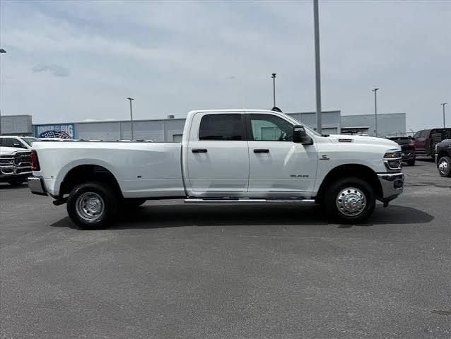 New 2026 RAM 2500 Big Horn AWD/4WD image 2