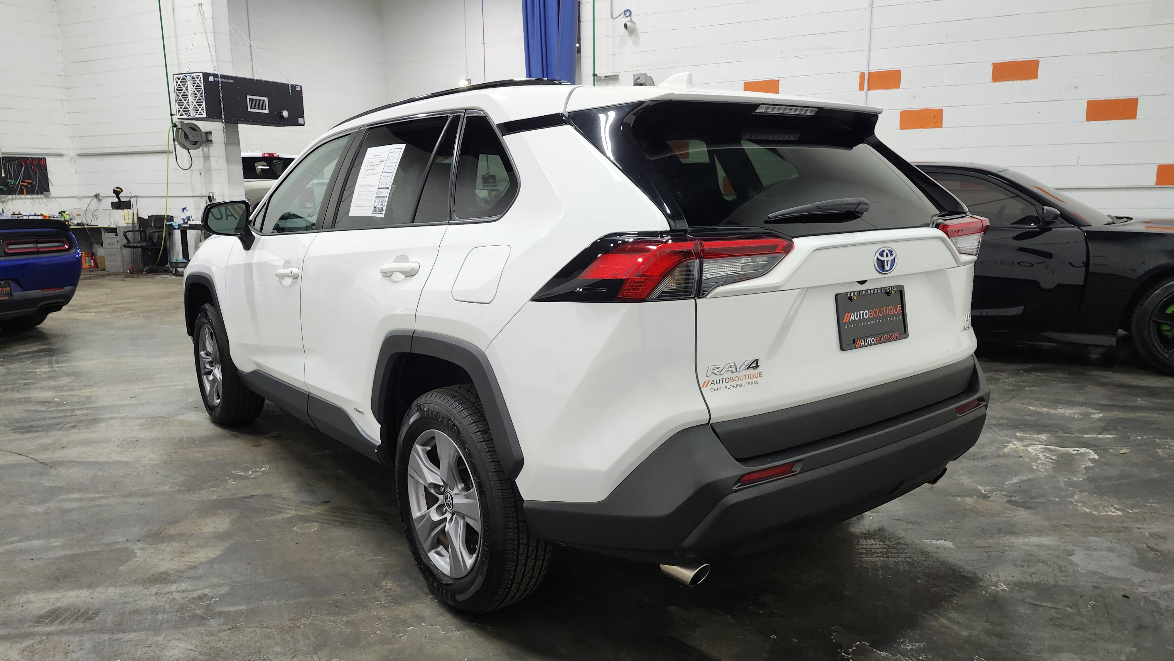 Used 2022 Toyota RAV4 LE image 13