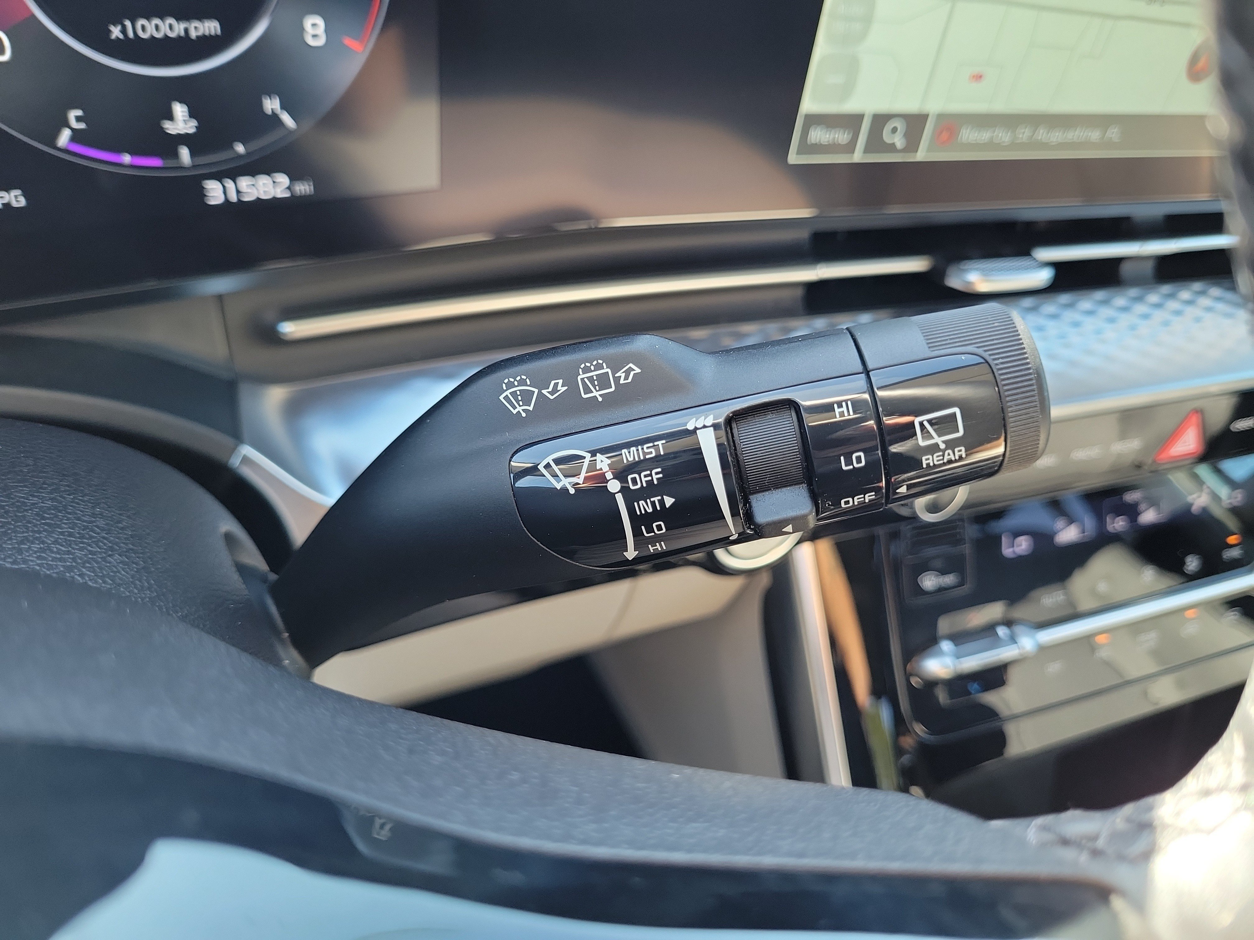 Certified 2024 Kia Carnival SX Prestige FWD image 31