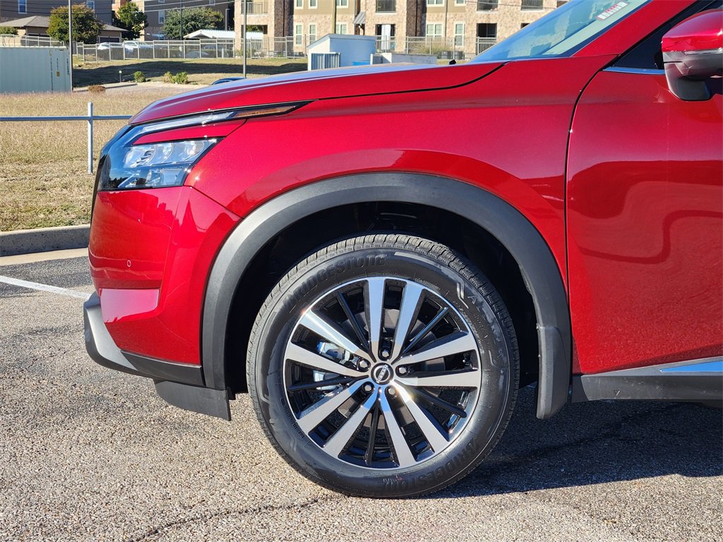 New 2025 Nissan Pathfinder Platinum w/ Black Appearance Package image 6