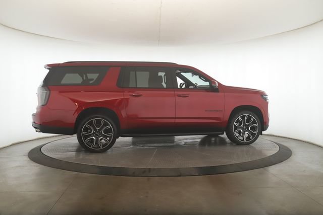 Used 2026 Chevrolet Suburban RST w/ RST Capability Package image 6