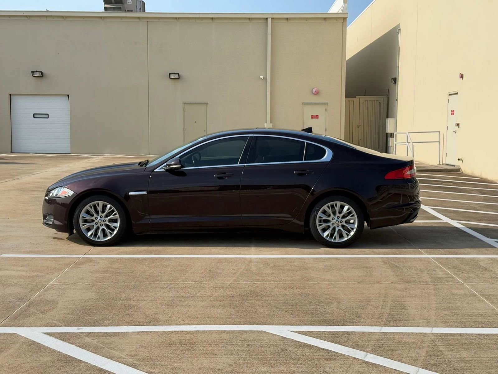 Used 2013 Jaguar XF 3.0 RWD image 4