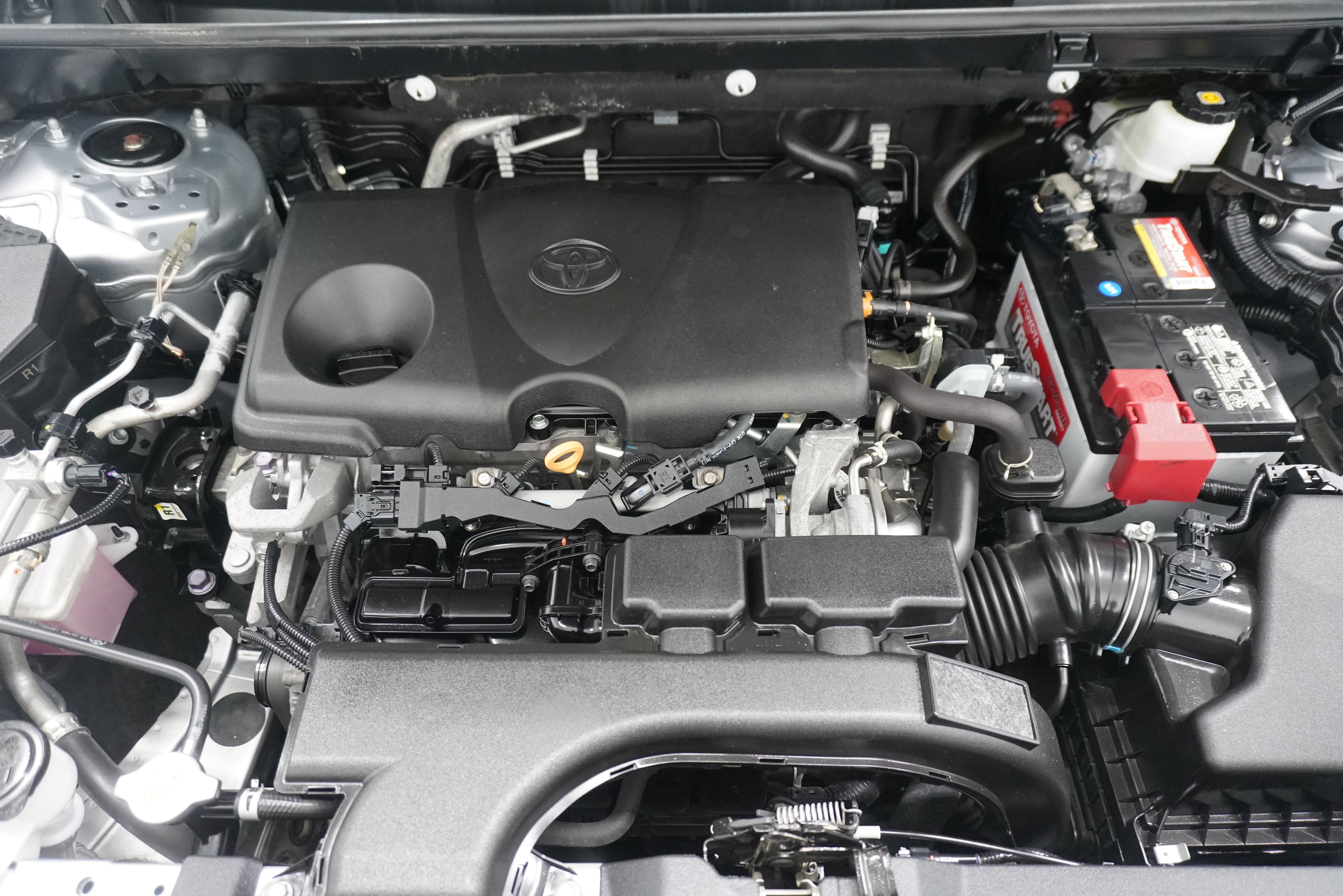 Used 2021 Toyota RAV4 XLE Premium FWD image 31