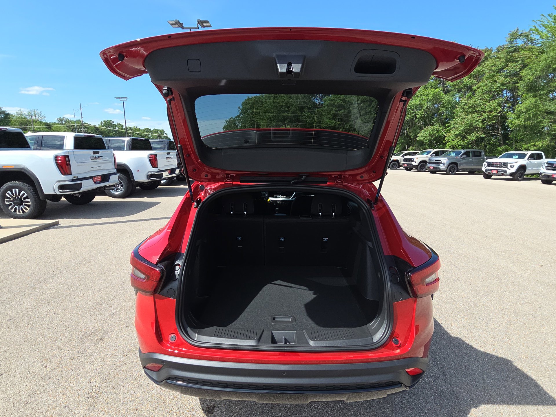 New 2026 Chevrolet Trax RS FWD image 32
