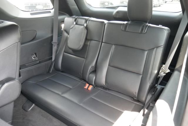 Used 2020 Ford Explorer XLT w/ Equipment Group 202A image 25