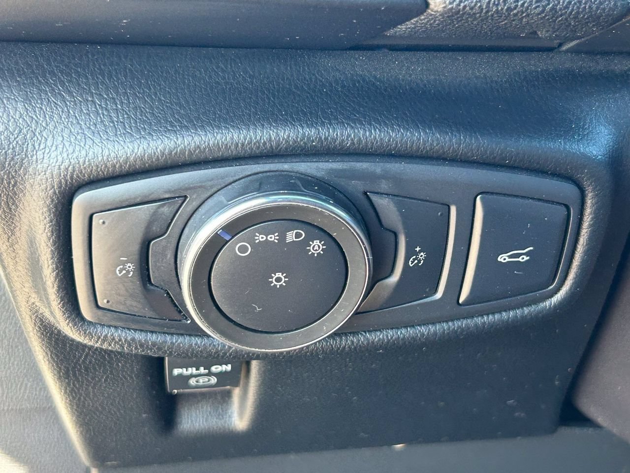 Used 2016 Lincoln MKX Select w/ Select Plus Package FWD image 32