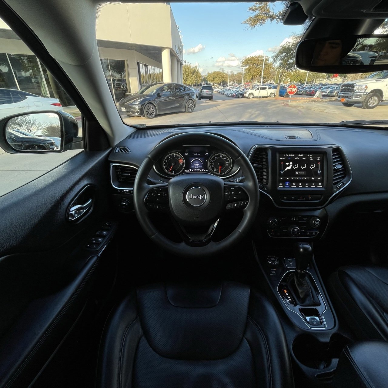 Used 2023 Jeep Cherokee Altitude Lux image 10