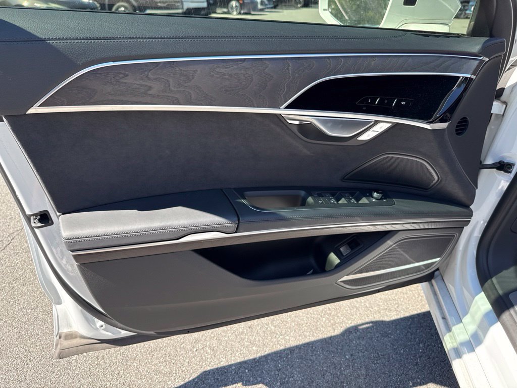 Used 2023 Audi A8 L 3.0T AWD/4WD image 13