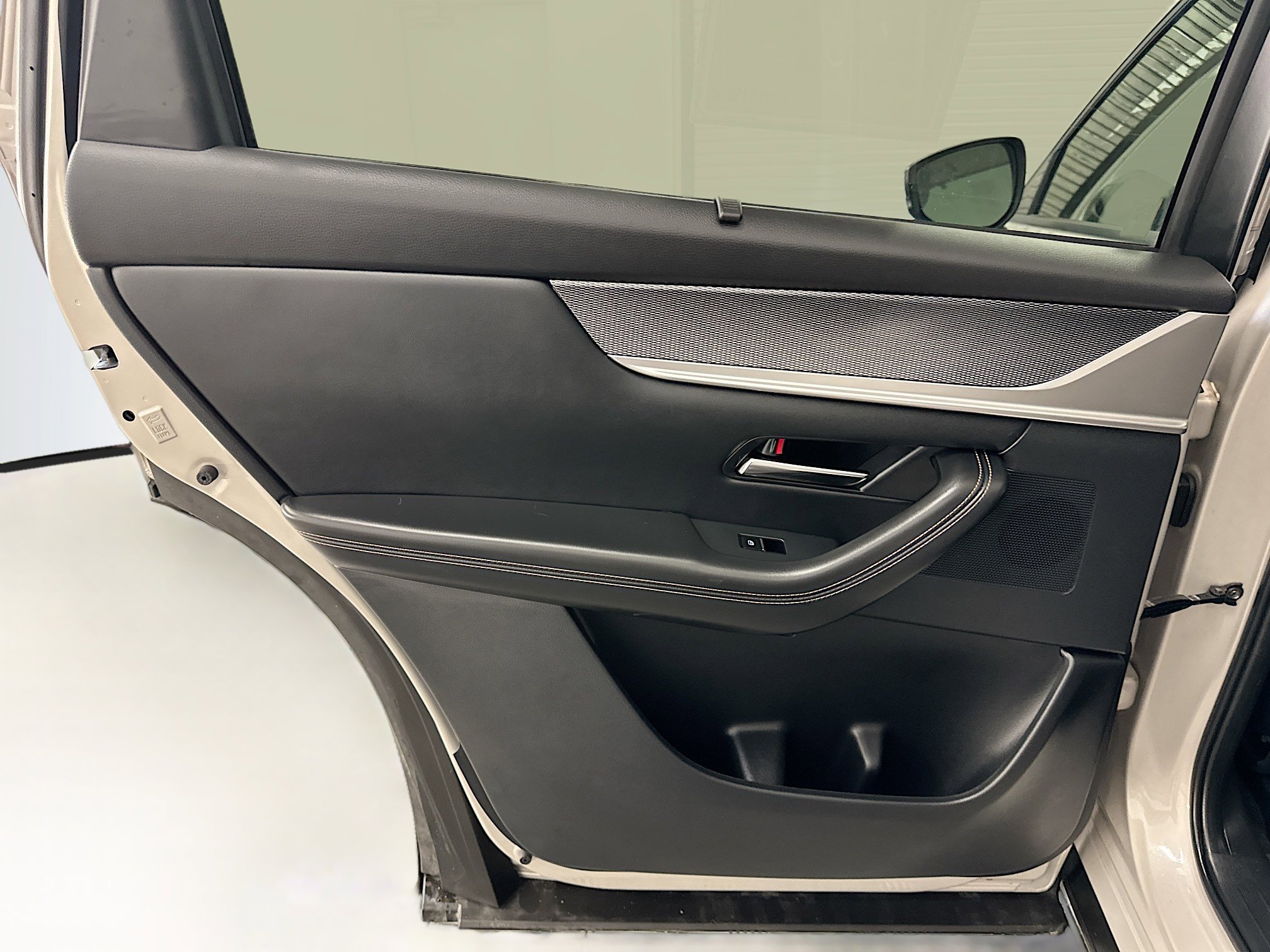 Used 2025 MAZDA CX-90 3.3 Turbo w/ Premium Sport Pkg image 28