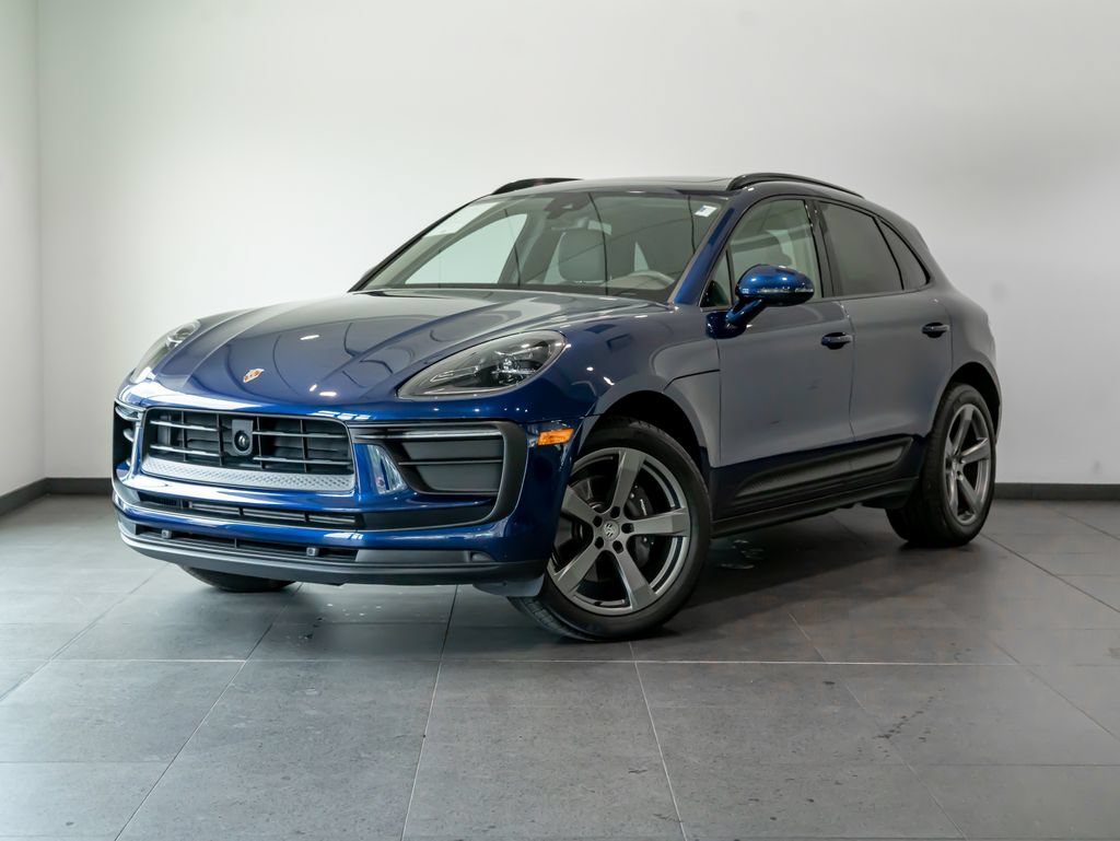 Certified 2025 Porsche Macan AWD/4WD image 1