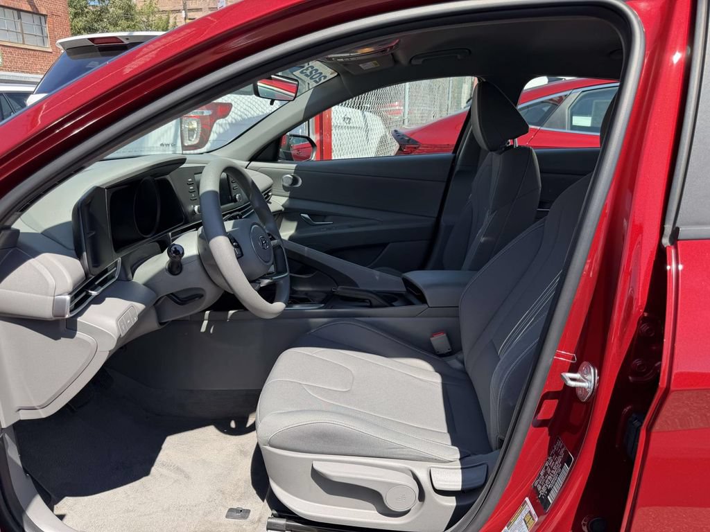 Certified 2023 Hyundai Elantra SEL FWD image 18
