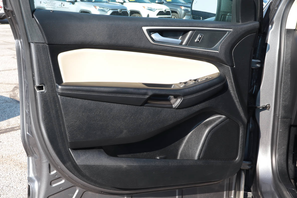 Used 2024 Ford Edge SEL AWD/4WD image 13