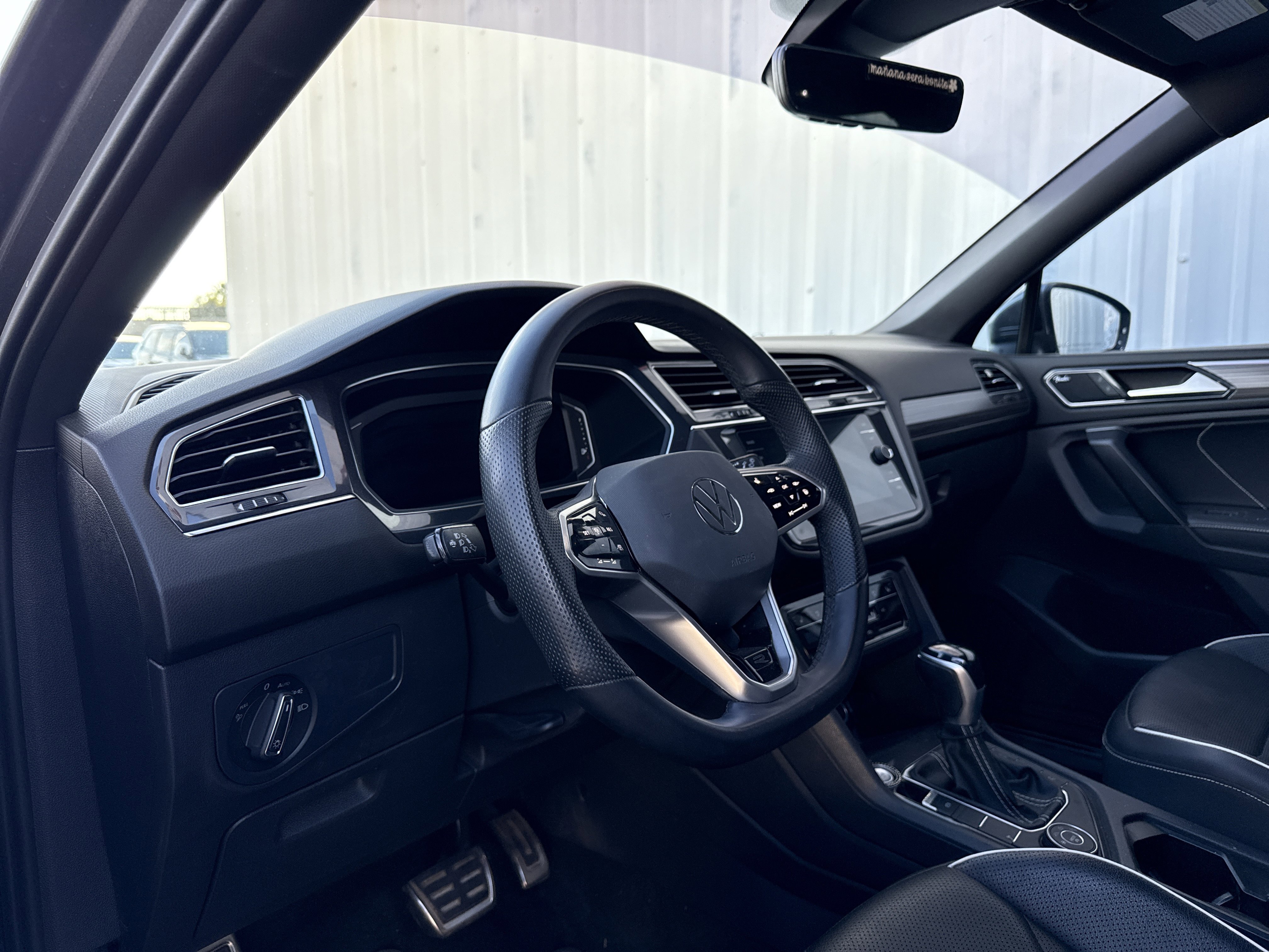 Used 2022 Volkswagen Tiguan SEL R-Line image 13