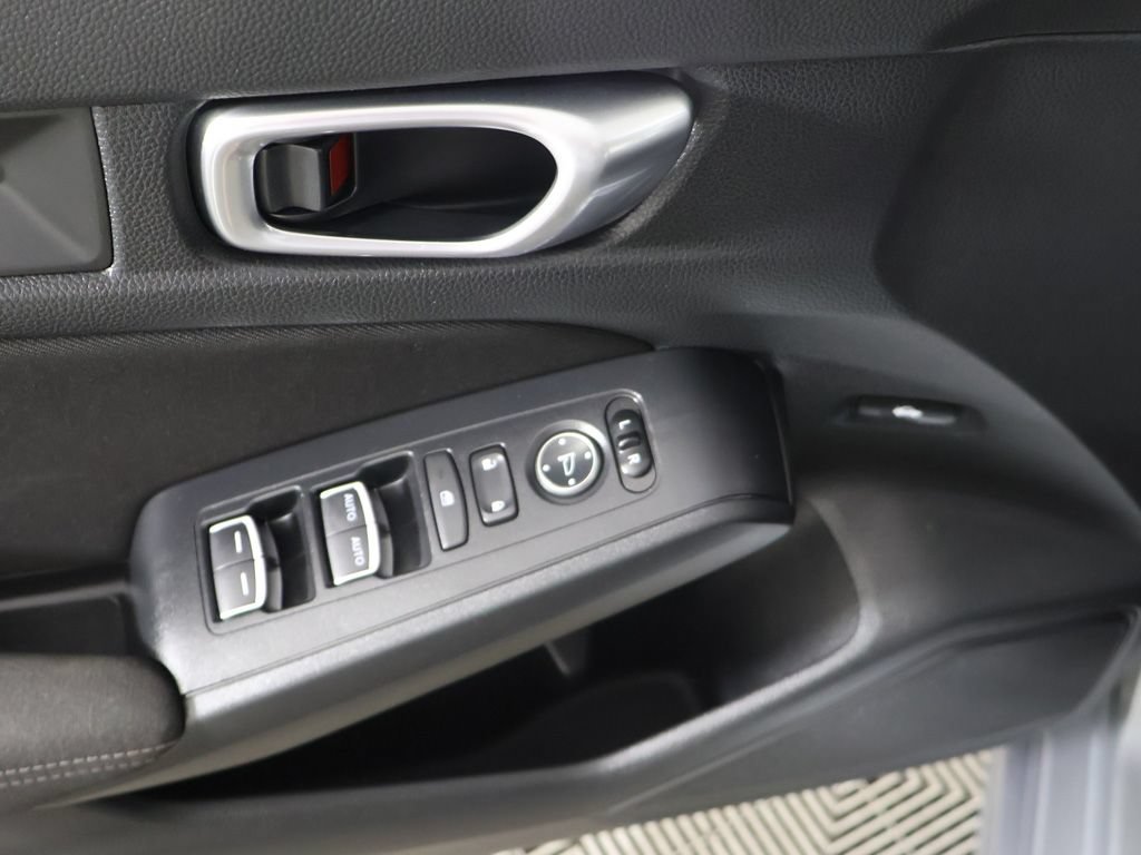 Used 2025 Honda Civic LX image 29